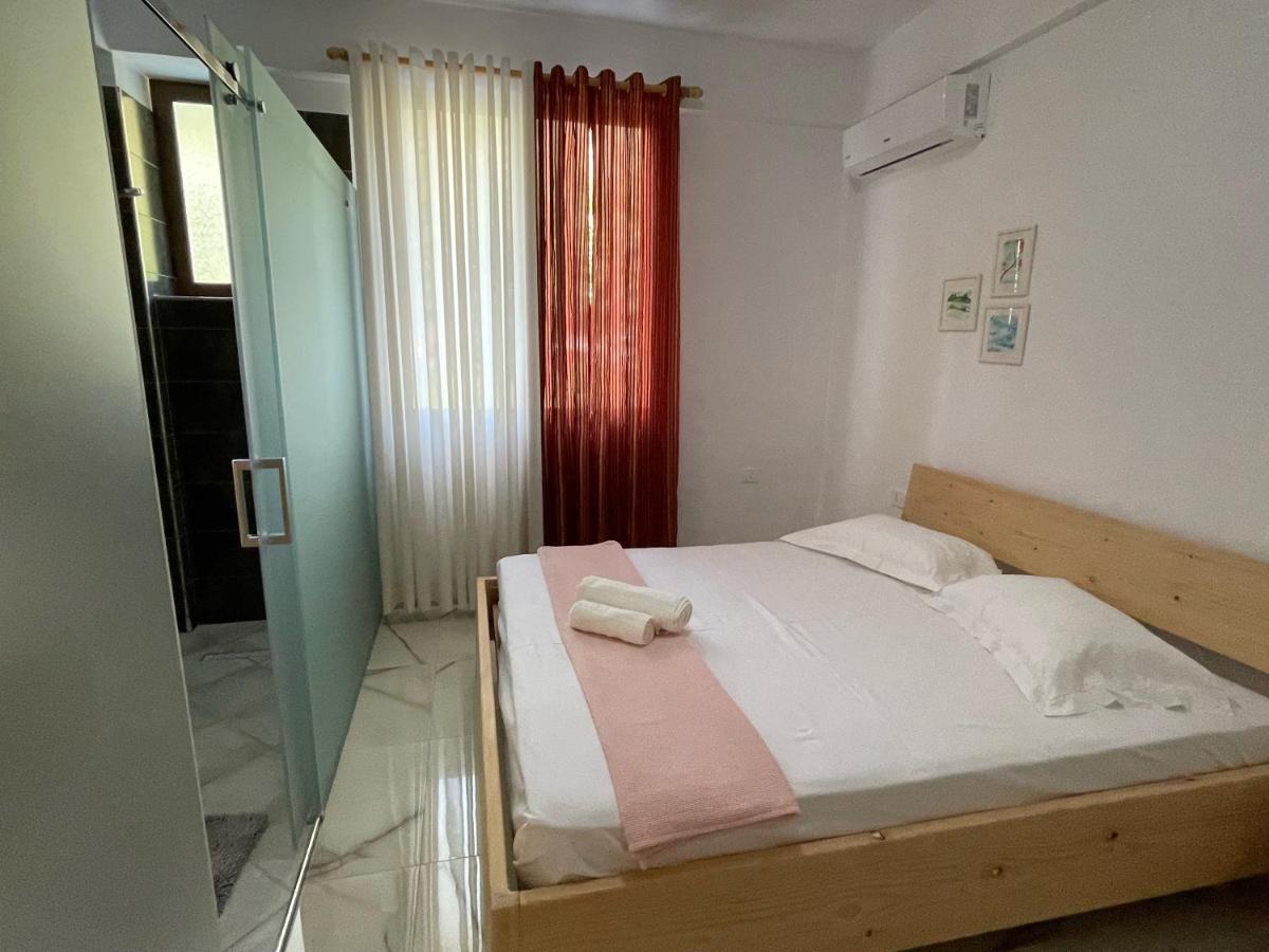 Xho'S Forest Guest House Berat Exterior foto