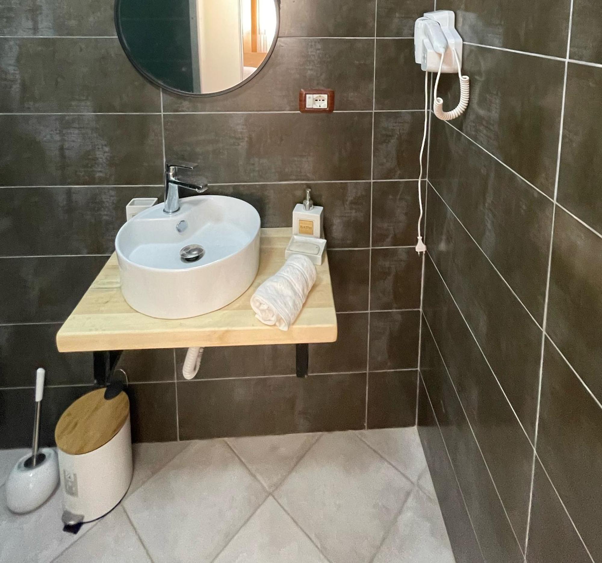 Xho'S Forest Guest House Berat Quarto foto